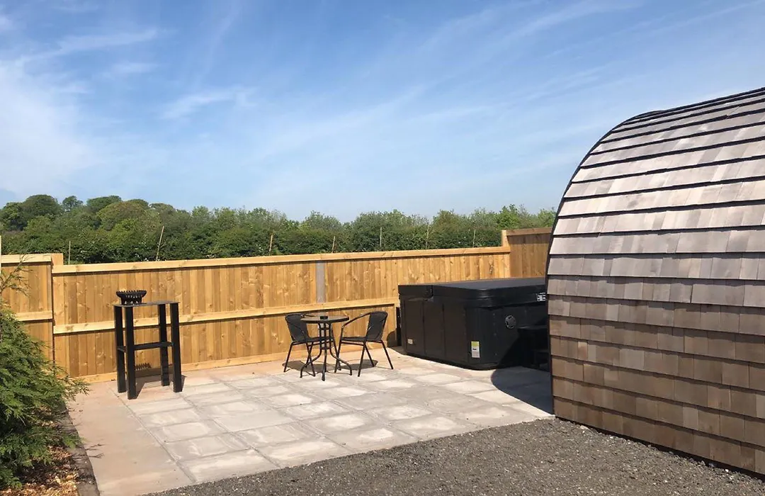 Cheshire Glamping Pods-1